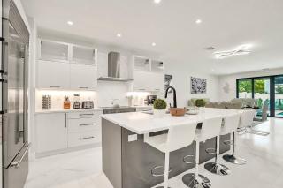 New 4BR w Pool Walk to Las Olas 5mins to Beach - 1