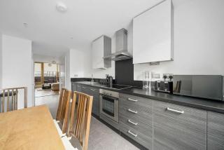 Modern & Spacious Apt In London Business Centre - 4