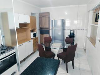 Apto Amplo a 7 min da praia Wi-Fi e Netflix - 2