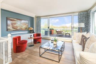 Buckingham & Lloyds - London - 0