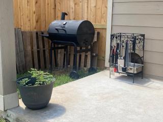 Ruby Suite Room at Keynote Abode with Baby Grande Piano - 5