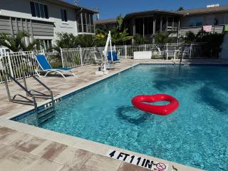 Southside Village Resort Apartments by Lucky Vacation Homes - Sarasota - 0