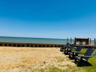 4-Bedroom Luxury Private Beach Getaway - 1