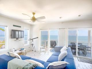 4-Bedroom Luxury Private Beach Getaway - 0