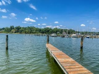 Boho Waterfront Getaway 5 Bedroom Retreat - 0