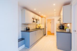 Brentford Penthouse 3BR Thames View Family - 3