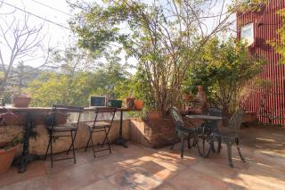 Leafy Views & Light Filled Comfort in Kuzguncuk - 0