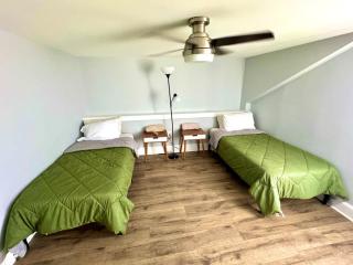 Solomons Island 6BR Family Getaway - 4