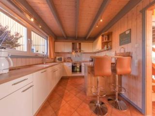 Ferienhaus mit Terrasse und Balkon - 6