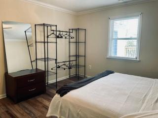 Waterfront Views with King Bed in Solomons Island - 6