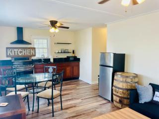 Waterfront Views with King Bed in Solomons Island - 0