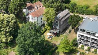 Panoramic apartment with lake and Alpine views - 1