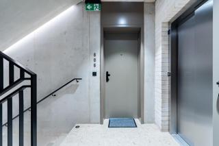 Baker Balcony Apartment - 4