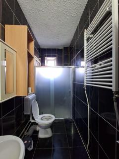 NEWBORN HOSTEL Prishtina - 6