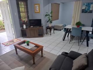 Tropical Palm Retreat - 3