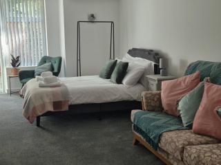 #6 Studio Apartment Southsea - 7