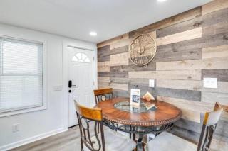 Cozy Old Brooklyn Home near Zoo - 9