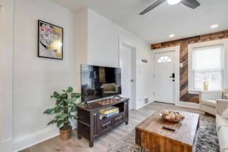 Cozy Old Brooklyn Home near Zoo - 8