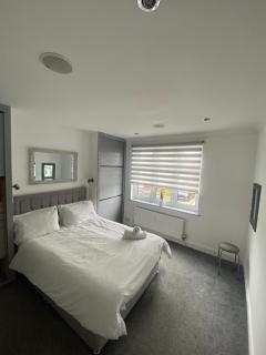 Cozy Town Centre 2 Bed Apartment Close To Historic Landmarks And Great Restaurants - 4