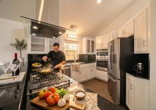 NEW Redwoods & Ocean Retreat close to dining and shops - 3