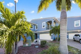 Luxury 3BR Townhome Walk to Beach Pool Access - 0