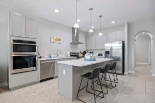 Luxury 3BR Townhome Walk to Beach Pool Access - 8