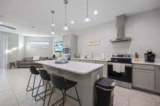 Luxury 3BR Townhome Walk to Beach Pool Access - 3