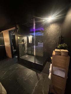 L'écrin Secret Suite & NETFLIX Aubagne-Cassis-Marseille - 9