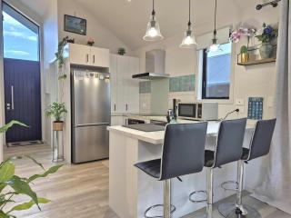 Amie's Charming Villa - 9