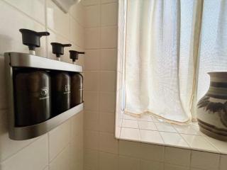 Stallion Crest Suite with TV and private bathroom - 7