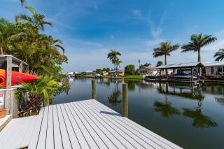 Cocoa Beach Waterfront Home with Tiki Bar and Pool - 9