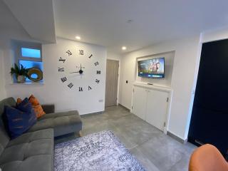 2BR duplex apartment close to UHW & city centre - 7