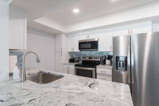 Oceanfront Updated Condo - Direct Beach Access - 8