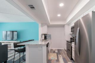 Oceanfront Updated Condo - Direct Beach Access - 3