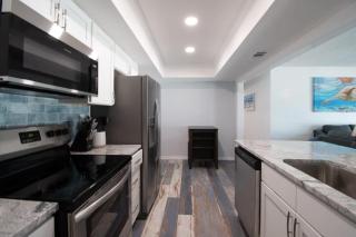 Oceanfront Updated Condo - Direct Beach Access - 1