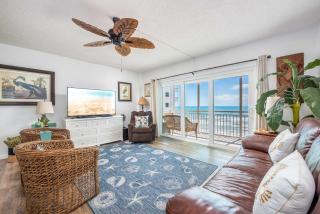 Oceanfront 2BR Perfect Beach View Balcony - 9