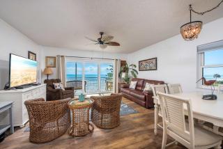 Oceanfront 2BR Perfect Beach View Balcony - 5