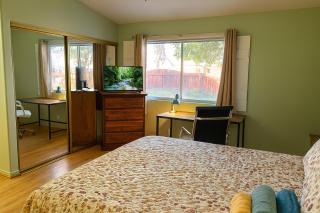 Meadow Harvest Suite with TV and private bathroom - 9