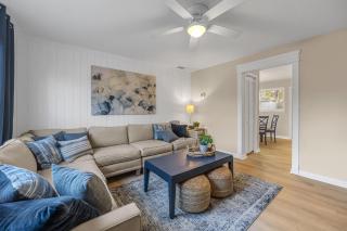 Launch and Lounge Cozy Cape Canaveral Beach Townhome Near Surf and Space - 2