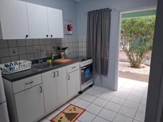 Tropical Palm Retreat - 6