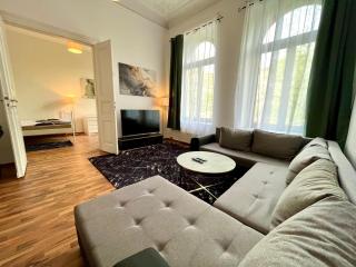 Direkt an der Arena, Waldstraße - 2