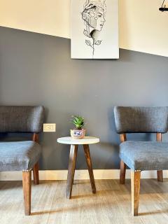 Depto en Balcarce con jacuzzi y vista al cerro - 4