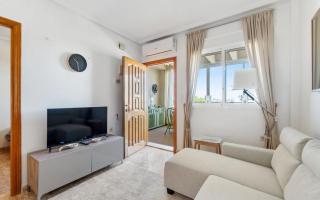 2-Bedroom Apartment with Solarium & Pool in Los Altos - 7