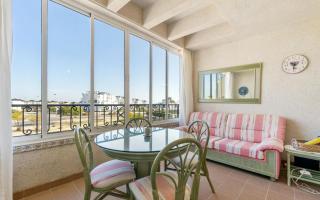 2-Bedroom Apartment with Solarium & Pool in Los Altos - 4