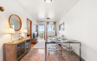 2-Bedroom Apartment with Solarium & Pool in Los Altos - 2