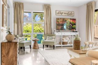 Cocoa Beach 3BR Oasis - 1 Block To Beach - 4