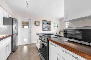 Cocoa Beach 3BR Oasis - 1 Block To Beach - 2