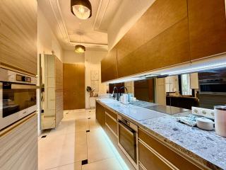 Magnificent 3BR w Balcony by the Parliament - 1