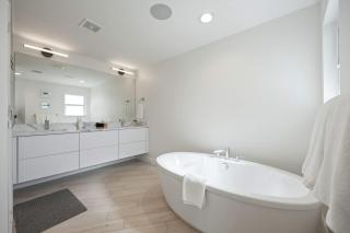 Luxury Beachside 4BR 3BA Waterfront Home - Cocoa Beach - 6