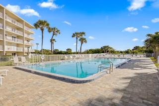 Cocoa Beach Towers Condo-Perfect Ocean View - 6